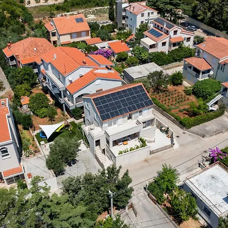 Furia Puntamika Appartement *